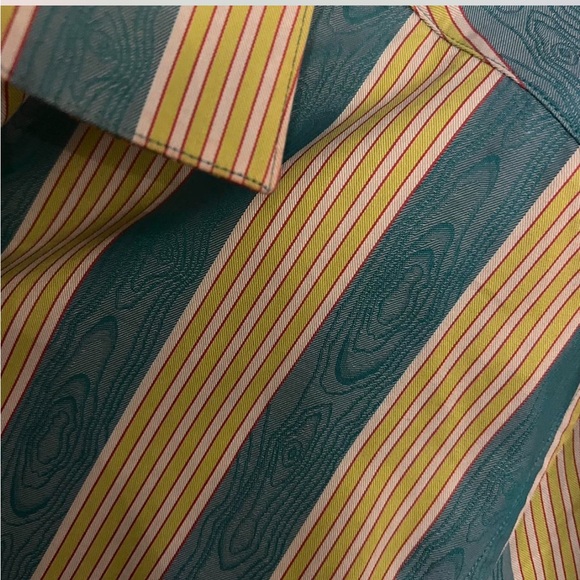 Robert Graham Striped Button Down Shirt. Fun funky item to add to your closet! - Picture 4 of 4